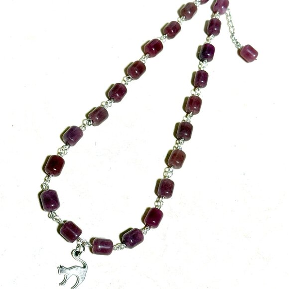 Genuine Magenta Chalcedony Short Necklace, Gemstone & Cute Slim Cat Charm - Picture 7 of 14
